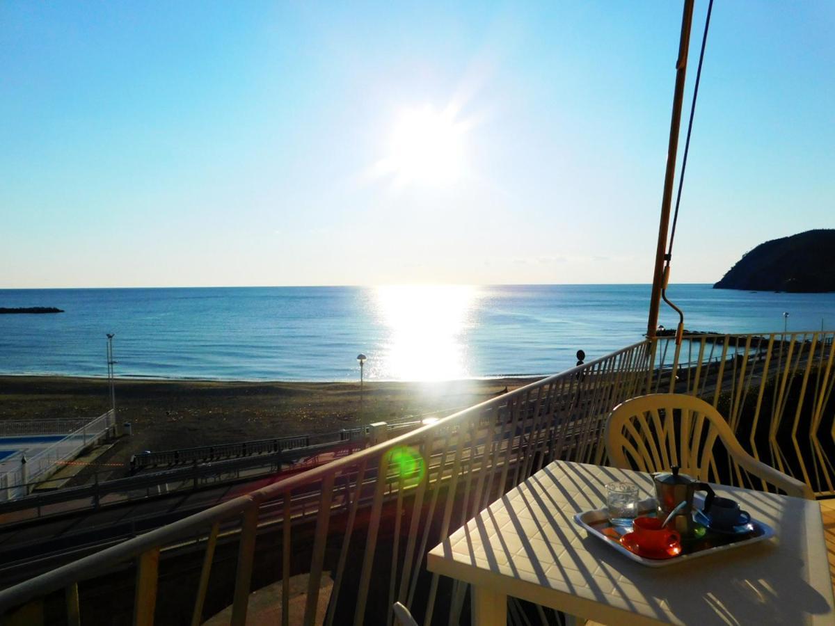 Trilocale Con Meravigliosa Vista Mare, Levanto Exterior photo